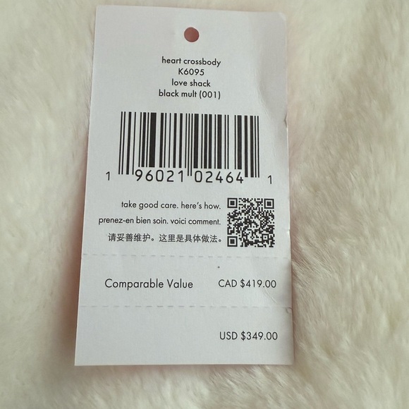 Kate spade heart shape bag. - Picture 3 of 3